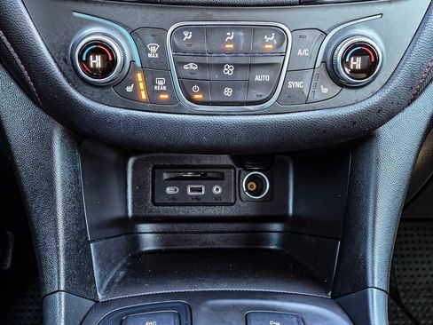 Certified 2024 Chevrolet Equinox RS w/ RS Leather Package image 16