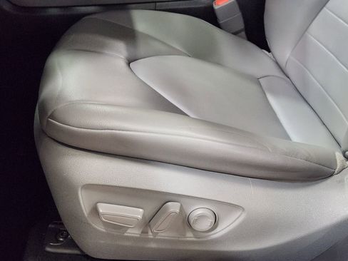 Used 2021 Toyota Highlander XLE FWD image 43