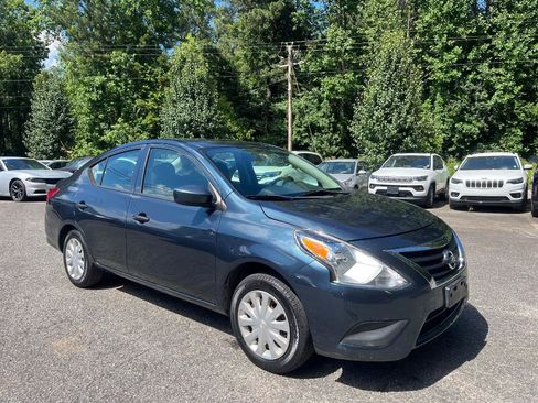 Used 2017 Nissan Versa S FWD image 11