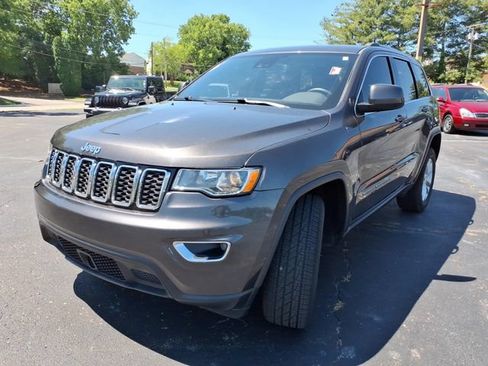 Used 2021 Jeep Grand Cherokee Laredo AWD/4WD image 19