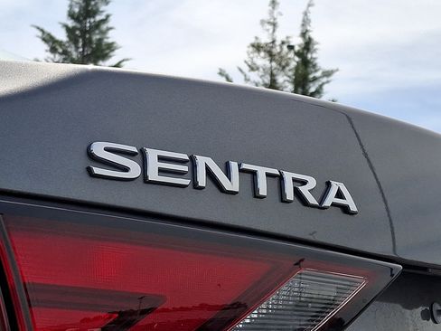 Used 2025 Nissan Sentra S FWD image 30