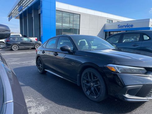 Used 2023 Honda Civic Sport image 3