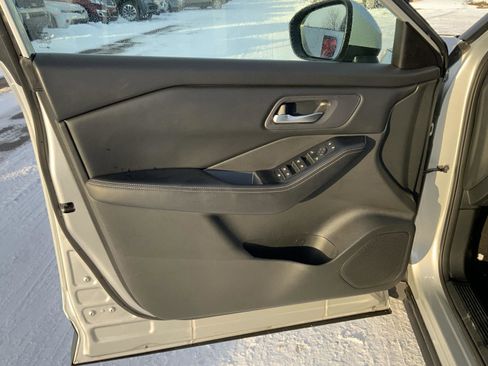 Used 2024 Nissan Rogue SV image 20