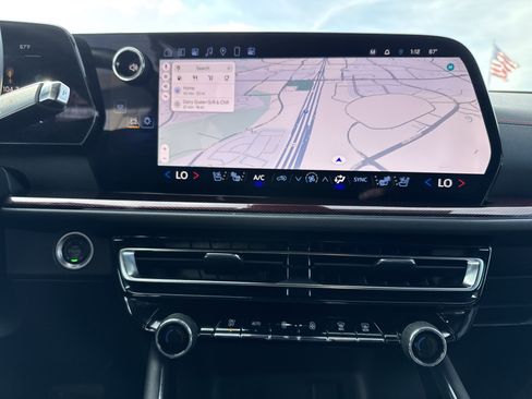 Used 2024 Chevrolet Traverse RS image 29