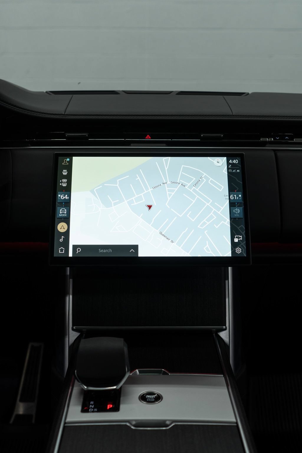 Used 2025 Land Rover Range Rover SE AWD/4WD image 31