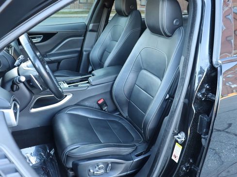 Used 2018 Jaguar F-PACE R-Sport image 12