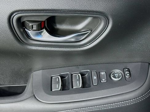 Certified 2025 Honda HR-V EX-L image 17