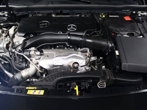 Used 2022 Mercedes-Benz A 220 4MATIC image 30