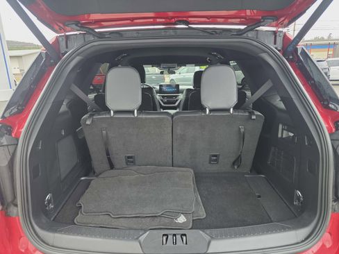 Used 2025 Ford Explorer ST-Line image 5