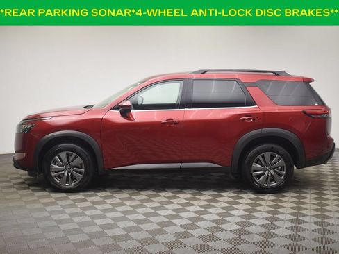 Used 2025 Nissan Pathfinder SV AWD/4WD image 13