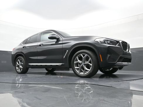 Used 2024 BMW X4 xDrive30i image 21