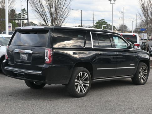 Used 2019 GMC Yukon XL Denali w/ Denali Ultimate Package image 16