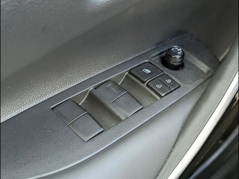 Used 2025 Toyota Corolla XLE image 22