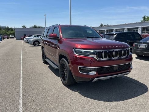 Used 2022 Jeep Wagoneer Series II AWD/4WD image 3