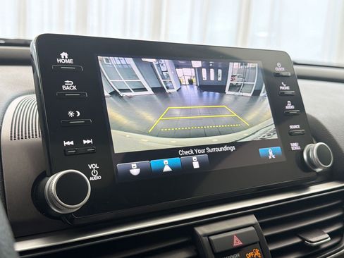 Used 2020 Honda Accord EX image 24