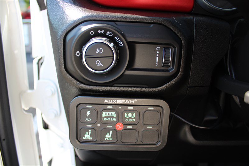 Used 2023 Jeep Gladiator Rubicon w/ Trailer Tow Package AWD/4WD image 19