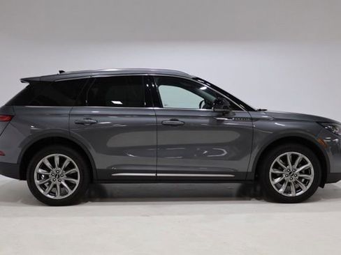 Used 2022 Lincoln Corsair AWD w/ Premium Package image 9