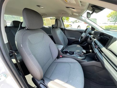 Certified 2025 Kia K4 FWD image 29