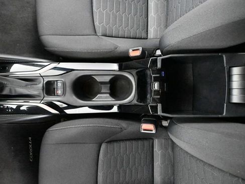 Used 2022 Toyota Corolla SE image 34