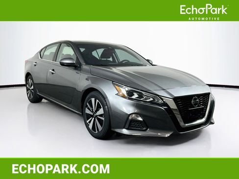Used 2022 Nissan Altima 2.5 SV FWD image 1