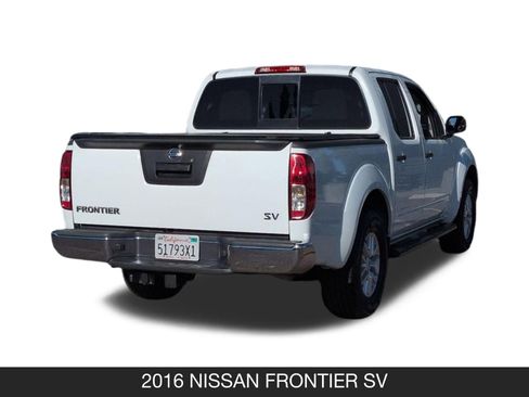 Used 2016 Nissan Frontier SV image 9