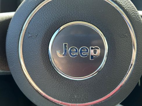 Used 2017 Jeep Patriot 4WD image 23