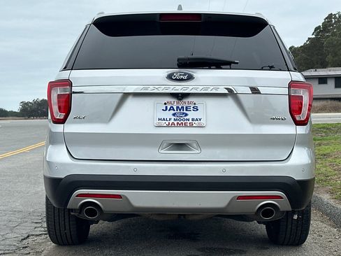 Used 2016 Ford Explorer XLT w/ Equipment Group 202A image 4