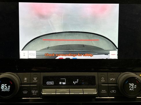 Used 2024 Toyota Grand Highlander AWD image 11