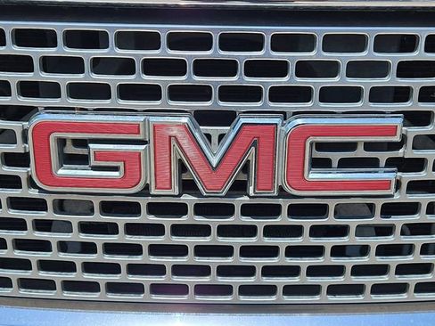 Used 2015 GMC Sierra 2500 Denali w/ Duramax Plus Package AWD/4WD image 32