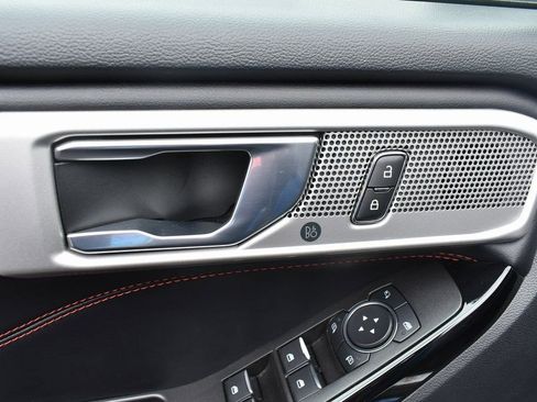 Used 2022 Ford Explorer ST-Line w/ Class IV Trailer Tow Package image 11