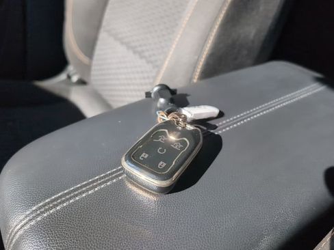 Used 2019 GMC Terrain SLE w/ Black Edition image 28