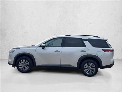Used 2025 Nissan Pathfinder SV FWD image 9