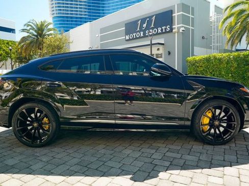 Used 2022 Lamborghini Urus image 33