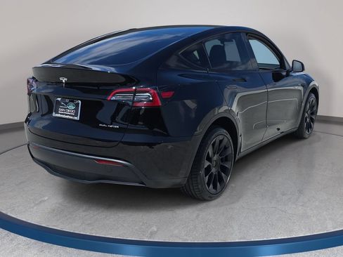 Used 2022 Tesla Model Y Long Range AWD/4WD image 6