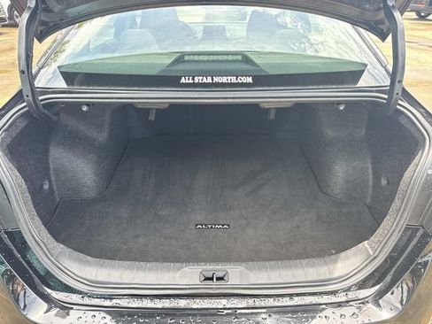 Used 2025 Nissan Altima 2.5 SV FWD image 12