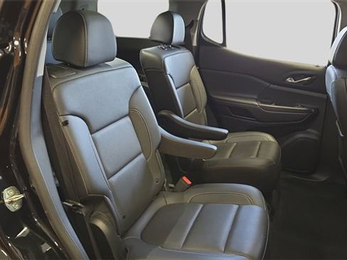 Used 2023 GMC Acadia SLT w/ Elevation Edition image 14