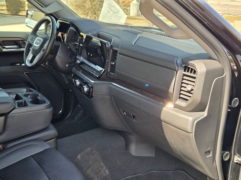 Certified 2024 GMC Sierra 1500 SLT image 29