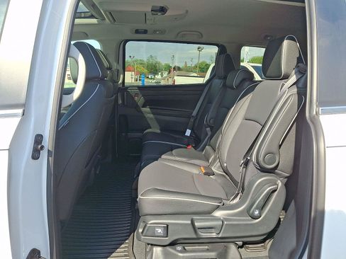 New 2026 Honda Odyssey Touring image 5