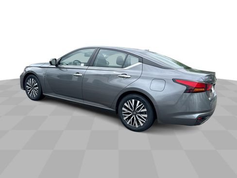Used 2024 Nissan Altima 2.5 SV FWD image 7