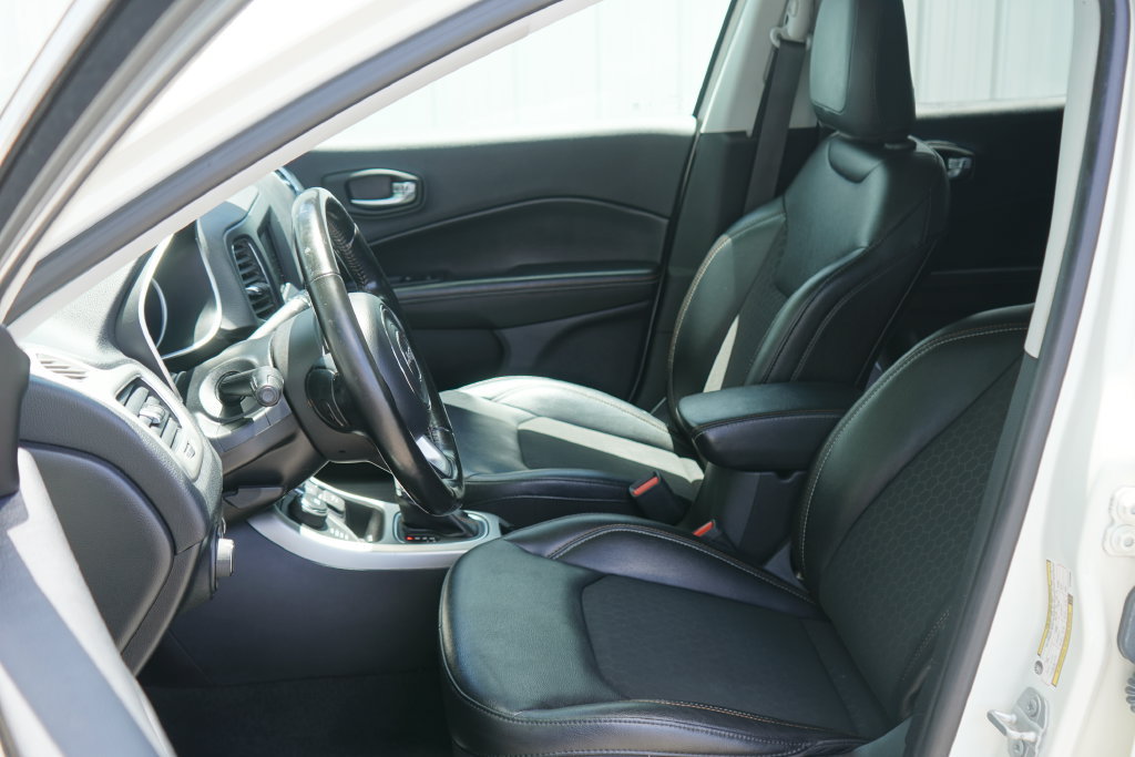 Used 2021 Jeep Compass Latitude w/ Convenience Group AWD/4WD image 12