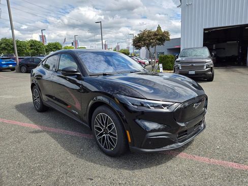 New 2025 Ford Mustang Mach-E Premium image 3