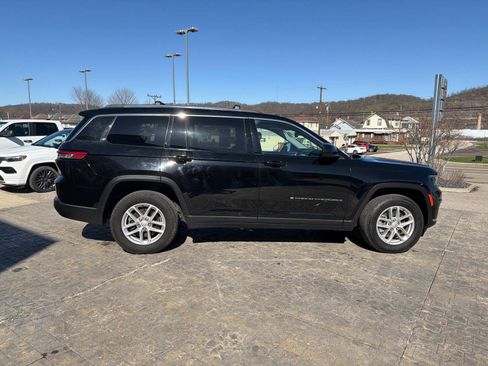 Used 2021 Jeep Grand Cherokee L Laredo w/ Luxury Tech Group I image 9