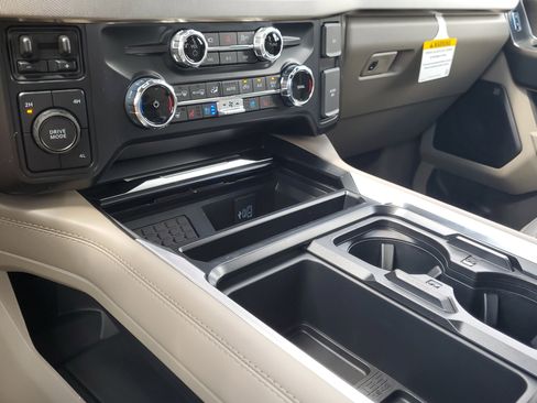 New 2026 Ford F450 Platinum w/ Platinum Plus Package image 19