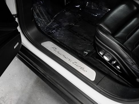 Used 2018 Porsche Panamera Turbo Sport Turismo AWD/4WD image 22