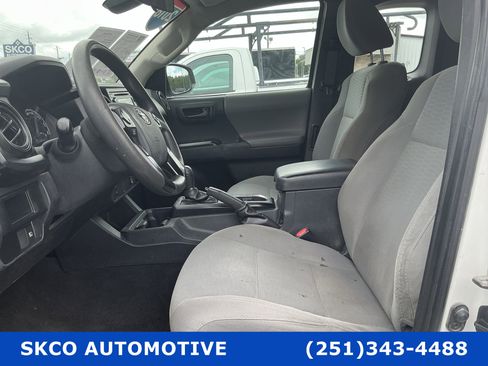 Used 2018 Toyota Tacoma SR RWD image 11