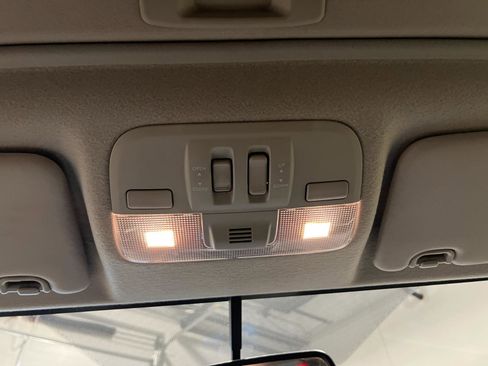 Used 2014 Subaru Crosstrek 2.0i Limited image 22