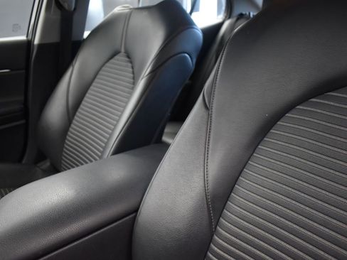 Used 2023 Toyota Camry SE image 14