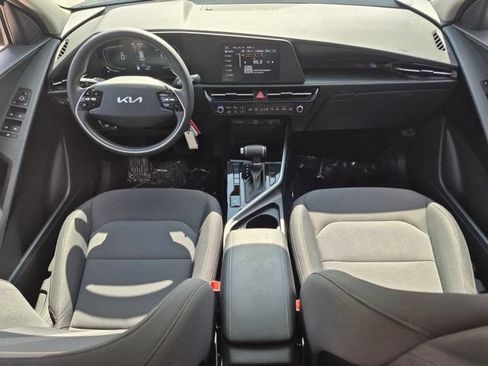 Used 2025 Kia Niro LX FWD image 25