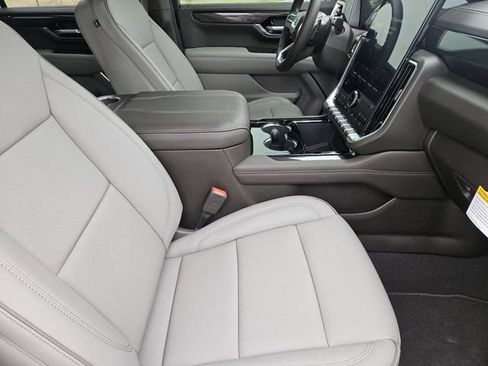 New 2026 GMC Yukon Elevation image 11