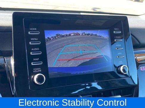 Used 2022 Toyota Camry SE image 9